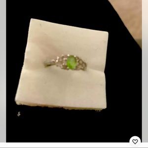 Genuine Peridot gem ring NWOTS size 7.50
